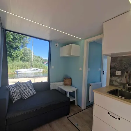 Wyspa Kaszuby-domki Na Wodzie アパート